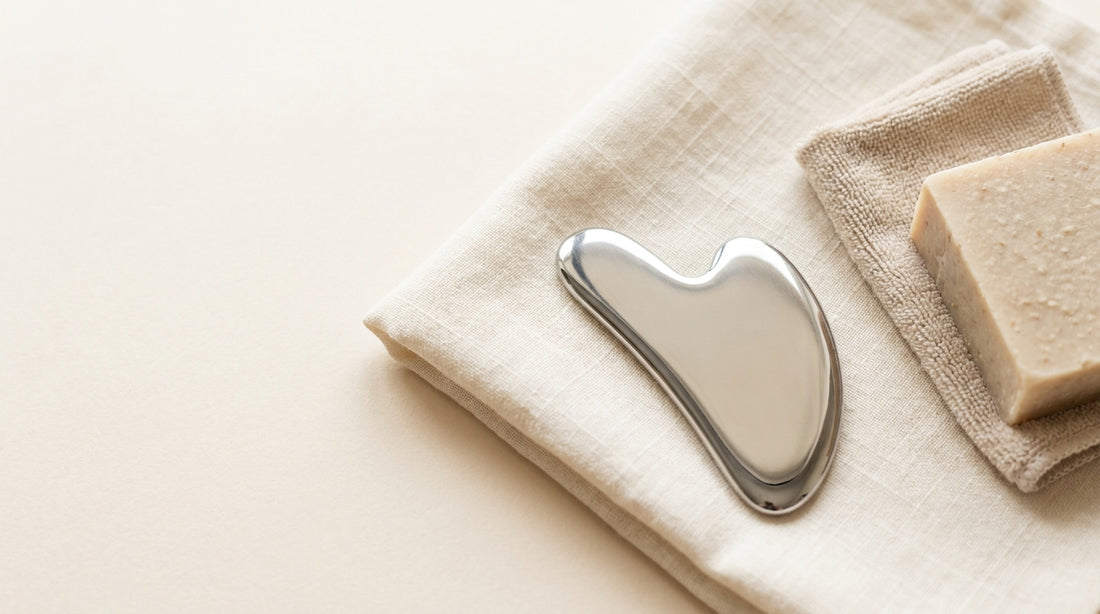 Полирана стоманена Gua Sha с мек плат и сапун